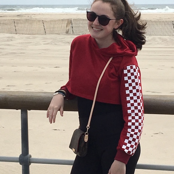 Cropped hooded dark red top, size M - Picture 5 of 9